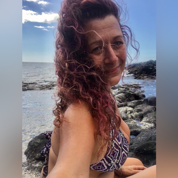 Meet your Posher, Pineapple Betsy - Picture 3 of 12